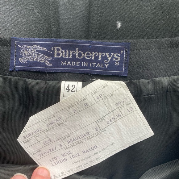 🚫SOLD🚫 Vintage Burberry Pleated Wool Skirt IT 42 EUC - Picture 5 of 5